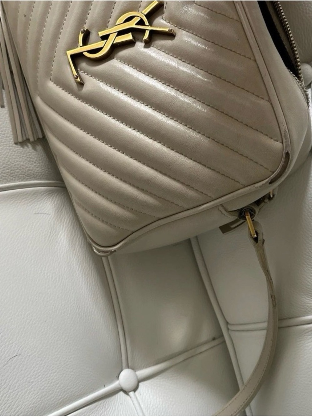 Yves Saint Laurent Lou Cream Quilted Camera Bag with Gold YSL Emblem - Picture 2 of 16